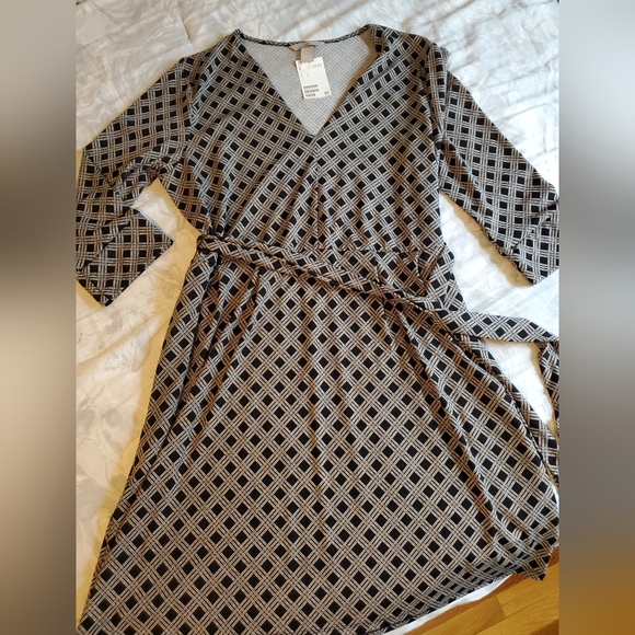 H&M Dresses & Skirts - H&M Brand new pattern dress